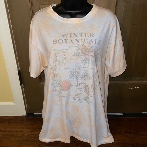 American Eagle Outfitters Tops - American Eagle Floral Graphic Boho White Oversized Short Sleeve Shirt Size XS